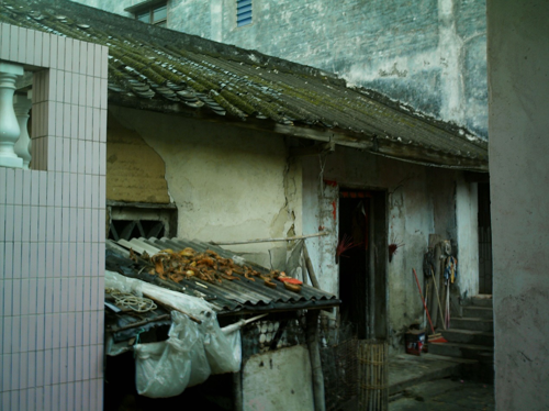 图11 祠堂大门内 二○○七年摄.jpg