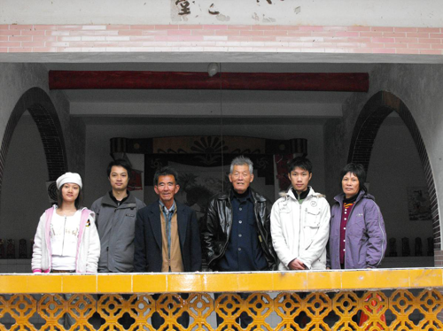 相片2（严济琼 济尊 景章 兆业 济宇 李娇娥）.jpg